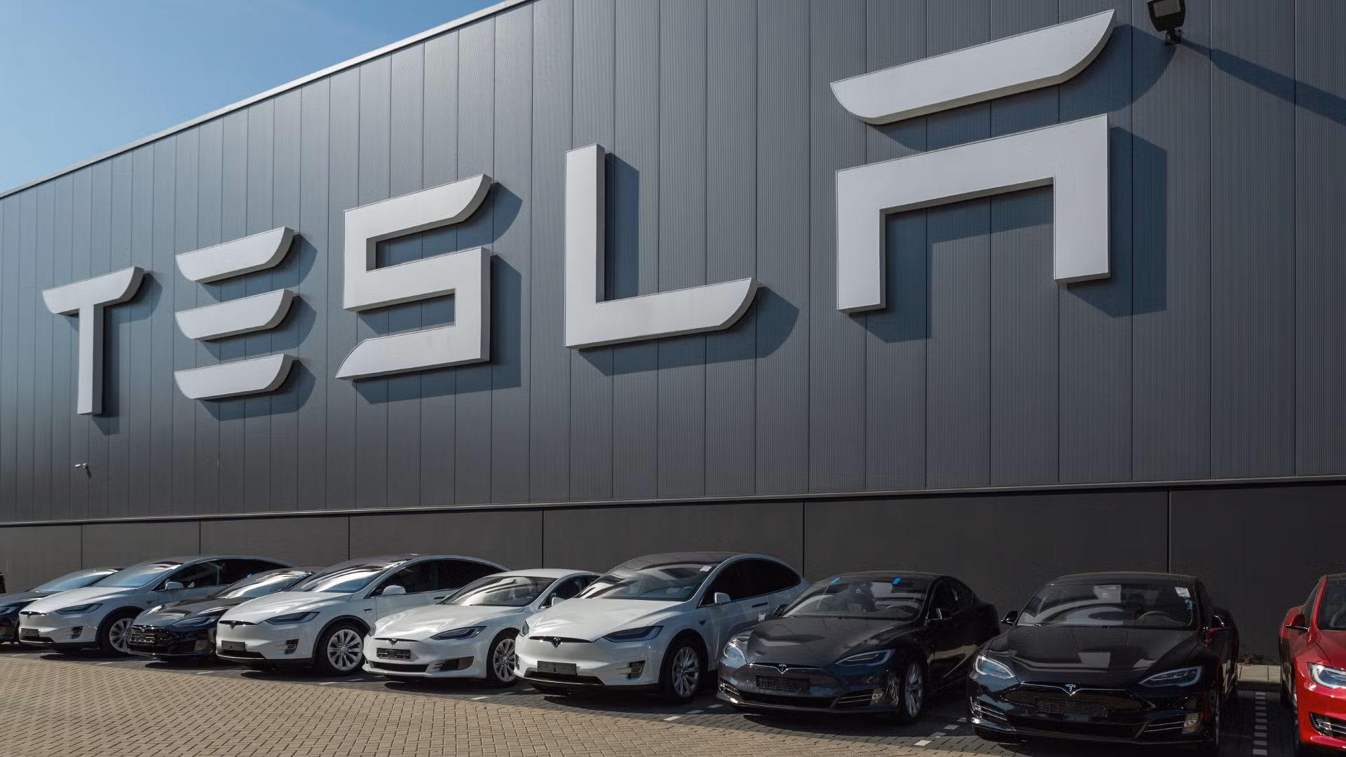 Startup cựu kỹ sư Tesla huy động 12,5 triệu USD tự hành hóa chuỗi cung ứng